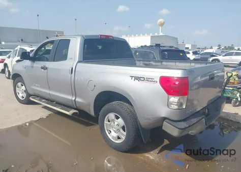2008 Toyota Tundra Sr5 5.7L V8 z USA, uszkodzony, nr VIN 5TFRV54148X050380